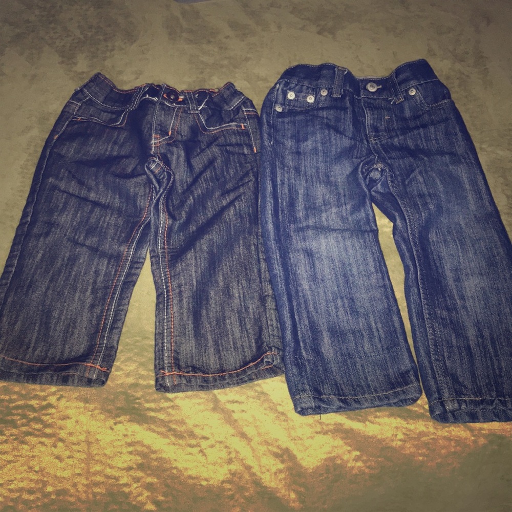 Toddler Boys 2 pair of Jeans 1 pair Sweats. Bundle